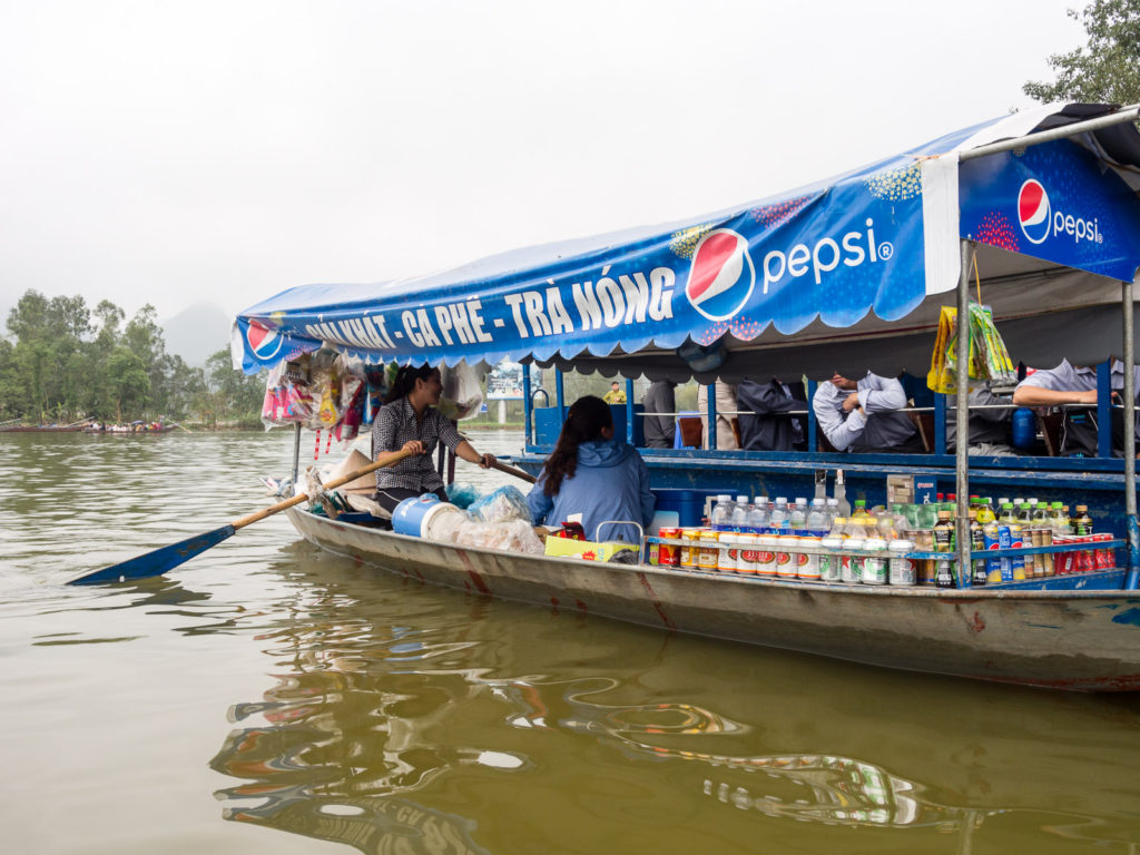 Boat vendors on Yen river - Perfume Pagoda river cruise