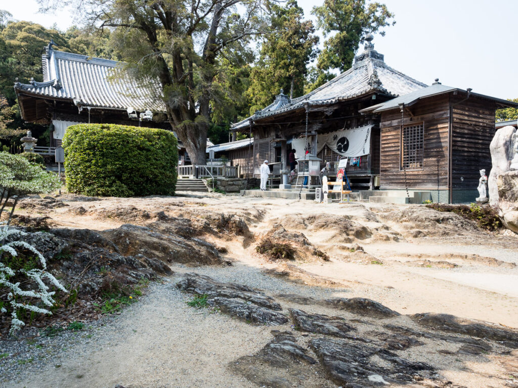Дзёракудзи, храм номер 14 паломничества Сикоку-хэнро