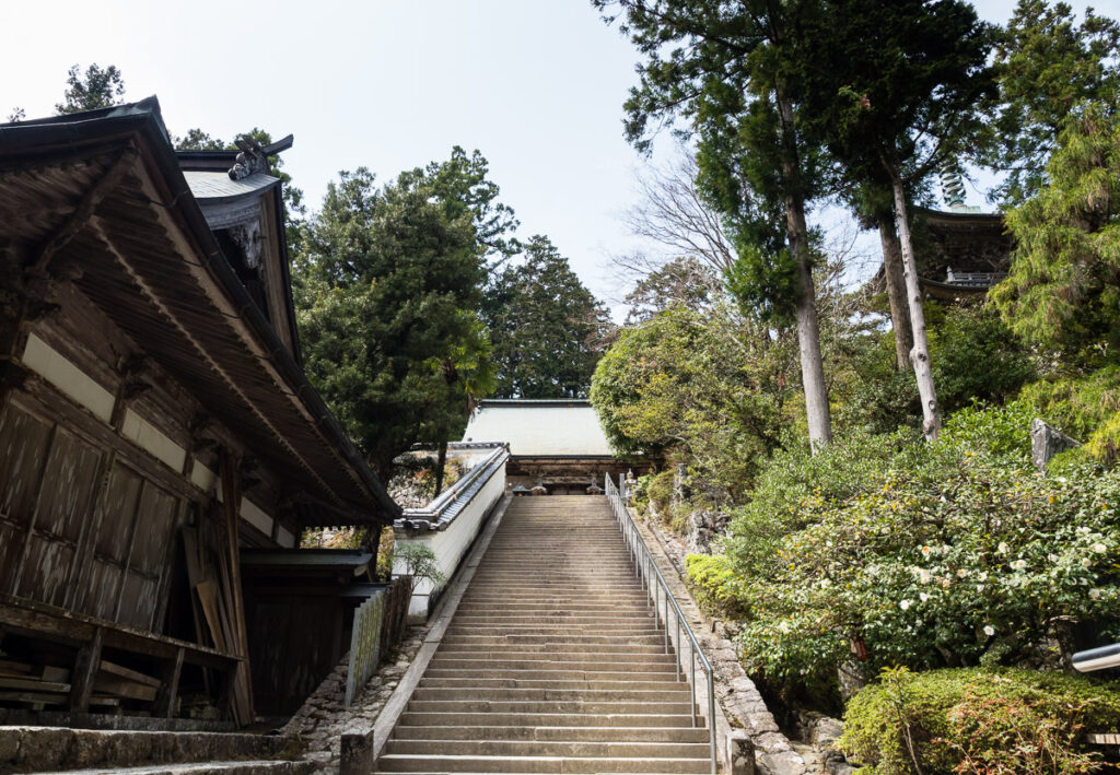 Какуриндзи, храм номер 20 паломничества Сикоку-хэнро
