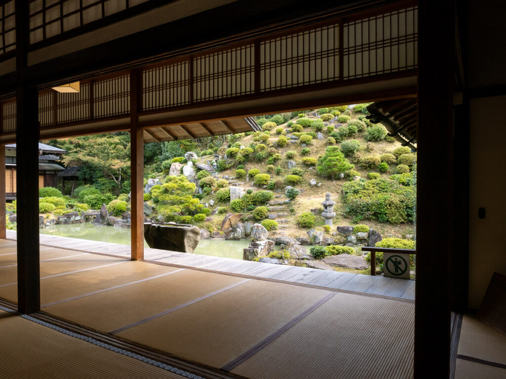 Сад в храме Тисякуин - Киото, Япония