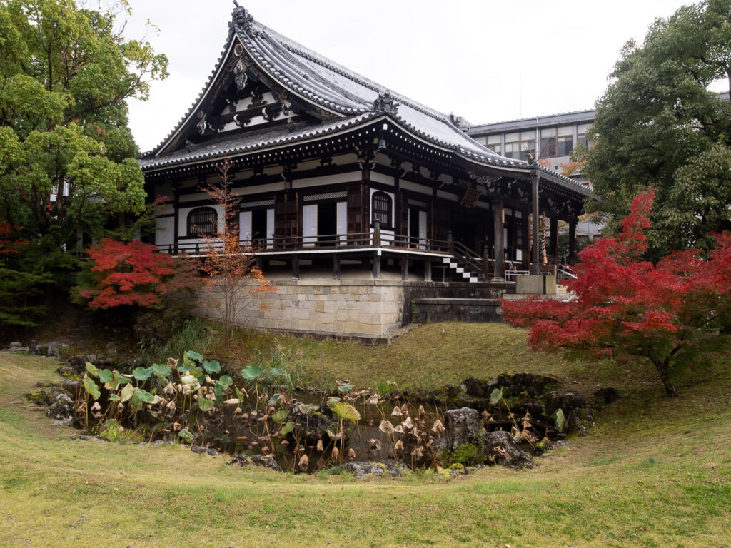Павильон Мёодэн в храме Тисякуин - Киото, Япония