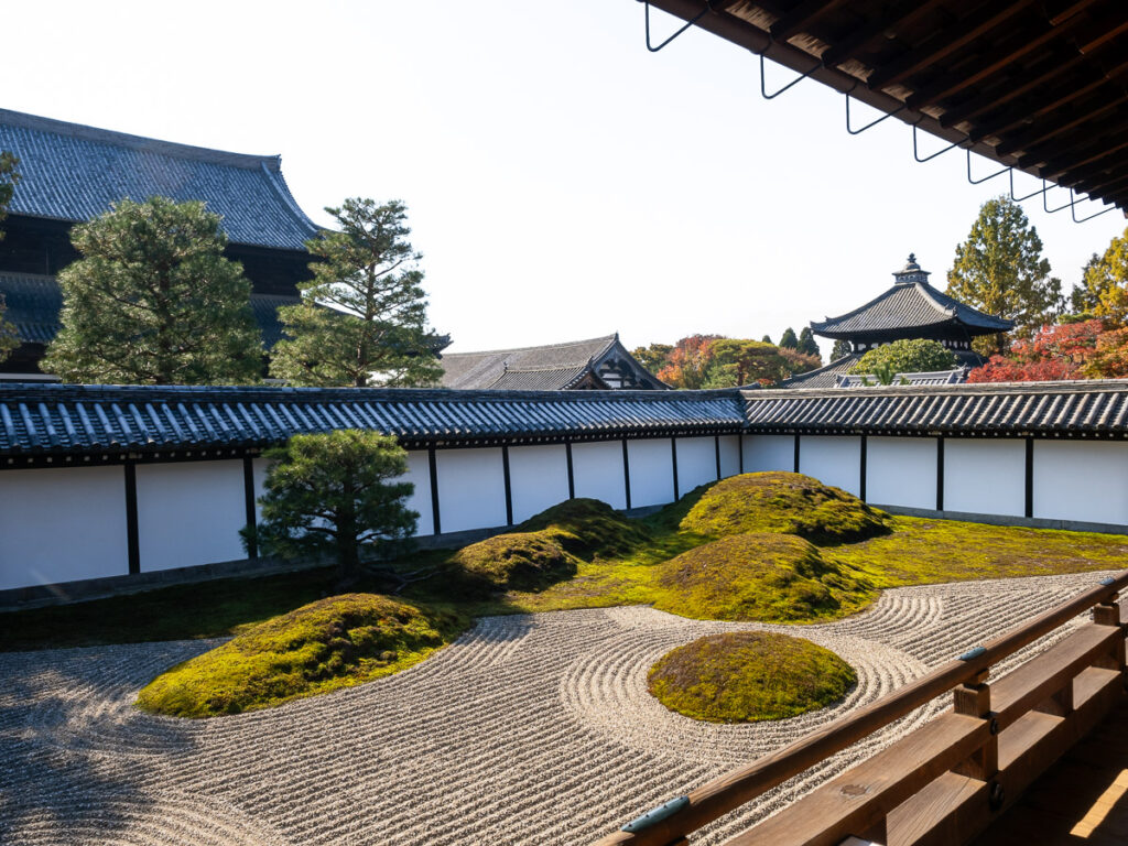 Южный сад в павильоне Ходзё храма Тофукудзи - Киото, Япония.