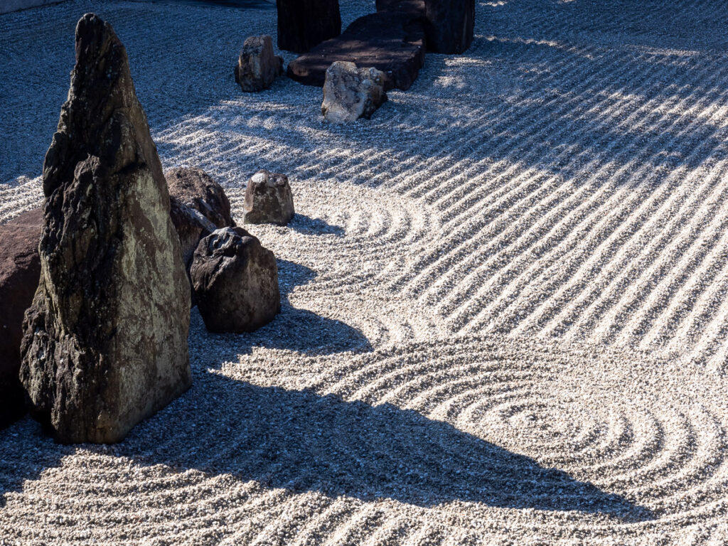Сад камней в храме Тофукудзи - Киото, Япония.