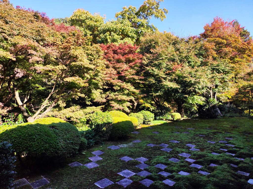Северный сад в павильоне Ходзё храма Тофукудзи - Киото, Япония.